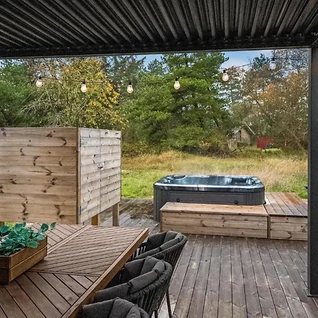 Amazing In Rm With 4 Bedrooms And Wifi * Rømø Kirkeby